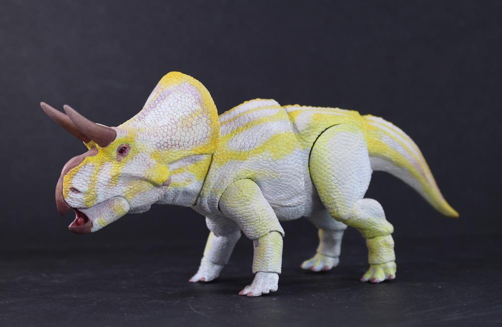 Beasts of the Mesozoic Ceratopsian Series Zuniceratops Christopheri (Albino Ver.) 1/18 Scale Action Figure Gallery Image 3