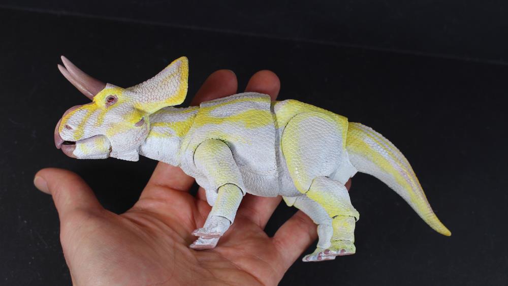 Beasts of the Mesozoic Ceratopsian Series Zuniceratops Christopheri (Albino Ver.) 1/18 Scale Action Figure Gallery Image 7