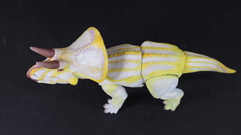 Beasts of the Mesozoic Ceratopsian Series Zuniceratops Christopheri (Albino Ver.) 1/18 Scale Action Figure Gallery Image 5