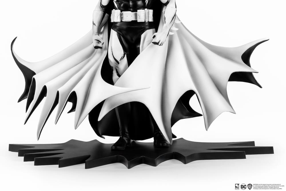 BLACK＆WHITE　ブラック＆ホワイト フィギュア 販促用非売品 DC Comics Batman (Black & White Ver.) 1/8 Scale SDCC 2024 PX