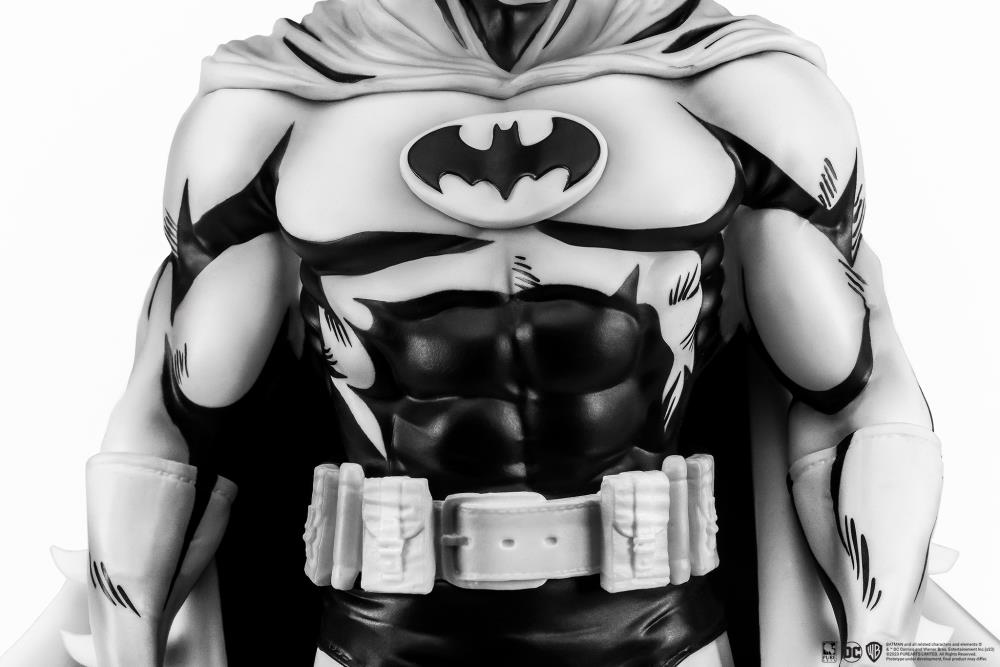 DC Comics Batman (Black & White Ver.) 1/8 Scale SDCC 2024 PX