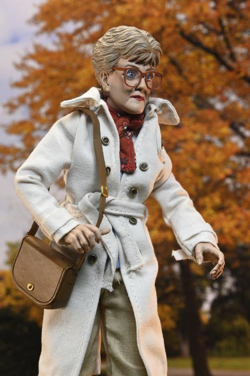 Murder, She Wrote Jessica Fletcher Clothed Action Figure Gallery Image 8