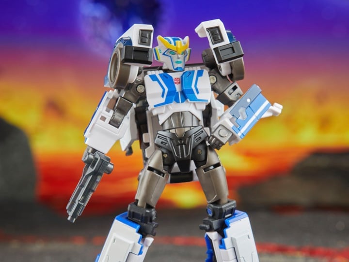 Transformers: Legacy United Deluxe Class Robots in Disguise 2015 Universe Strongarm Gallery Image 1