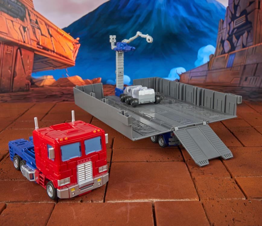 The Transformers: The Movie Studio Series 86-31 Commander Class Optimus Prime Action Figure Gallery Image 4