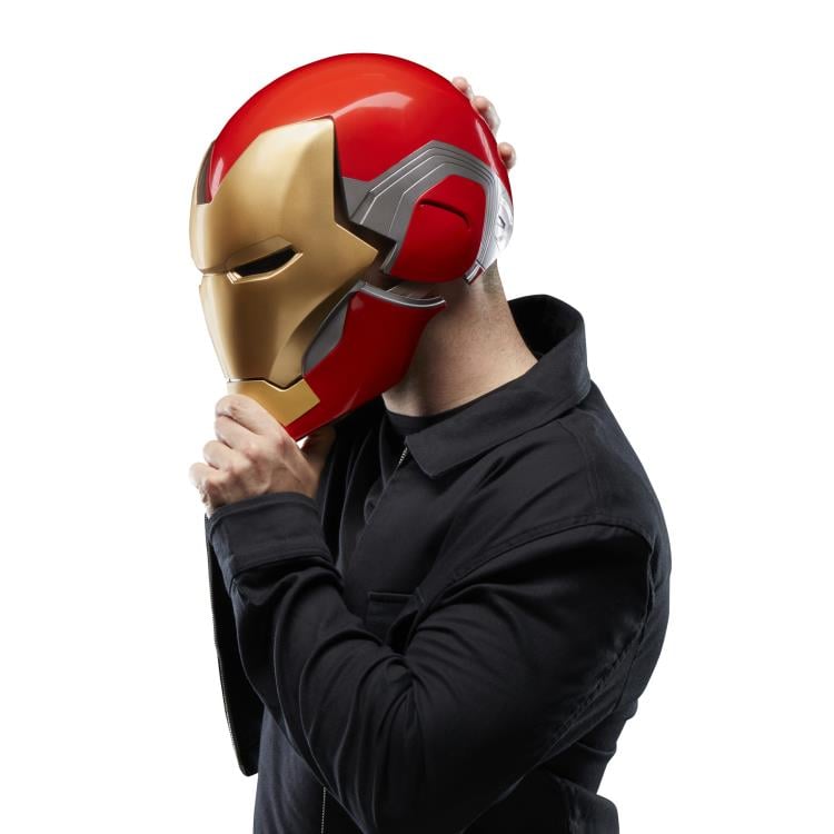 ハズブロ　マーベルレジェンド　アイアンマン・マーク85 マスク Hasbro Marvel Legends: Iron Man Mark 85 Helmet Replica | GameStop