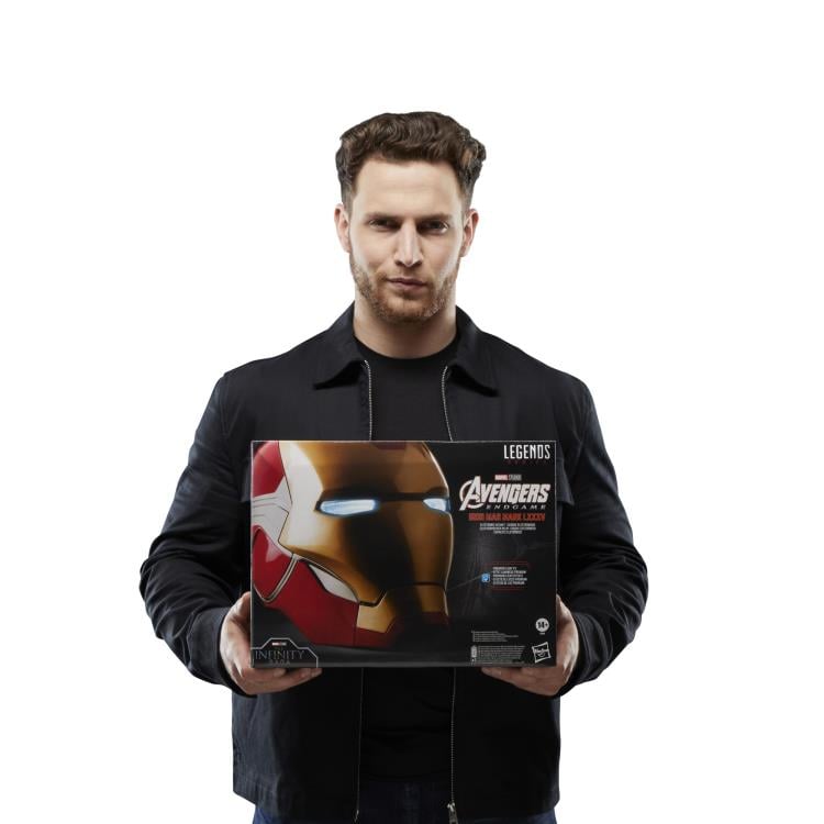 Avengers: Endgame Marvel Legends Iron Man Mark LXXXV 1:1 Scale Wearable Electronic Helmet Gallery Image 14