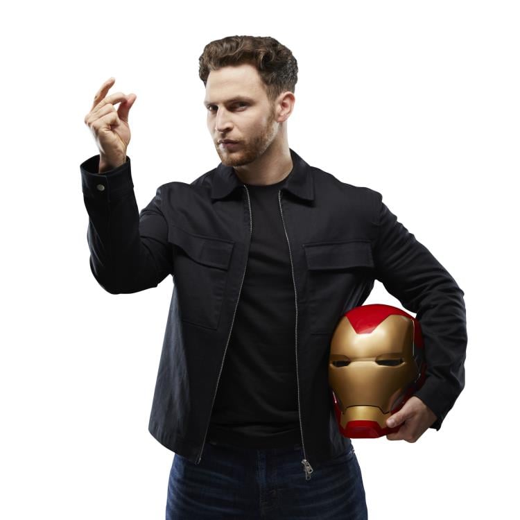 Avengers: Endgame Marvel Legends Iron Man Mark LXXXV 1:1 Scale Wearable Electronic Helmet Gallery Image 13