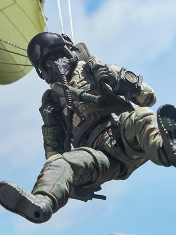 G.I. Joe 60th Anniversary Classified Series Action Pilot Halo Jumper Action Figure Gallery Image 2