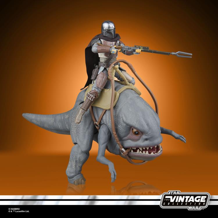 Star Wars: The Vintage Collection The Mandalorian (Arvala-7) & Blurrg Action Figure Set Gallery Image 6