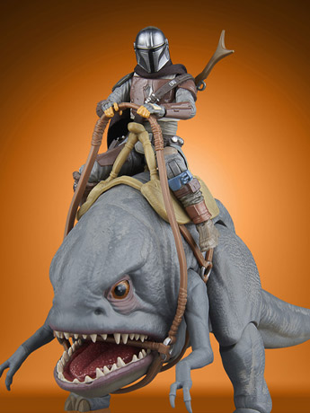 Star Wars: The Vintage Collection The Mandalorian (Arvala-7) & Blurrg Action Figure Set Gallery Image 2