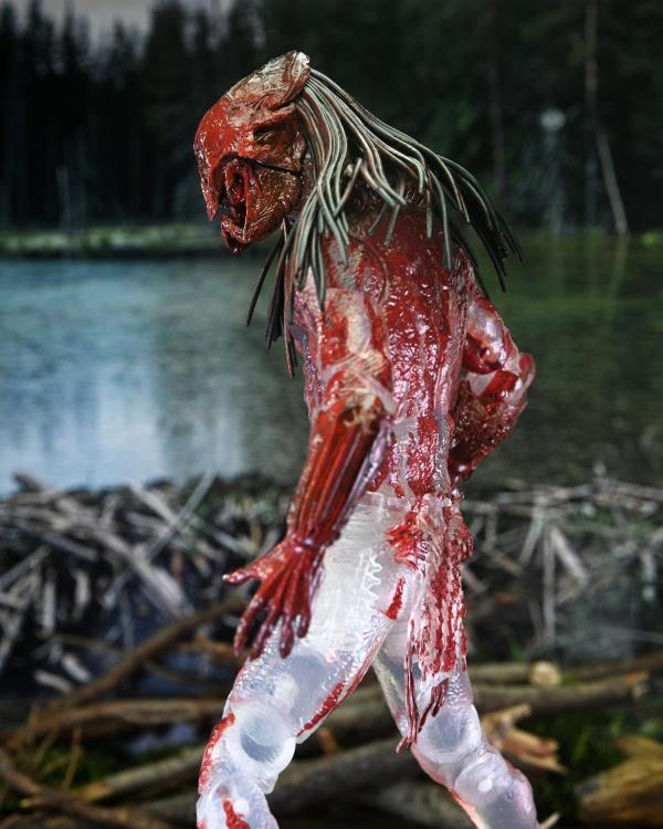 Prey Ultimate Feral Predator (Bear Blood) Action Figure Gallery Image 5