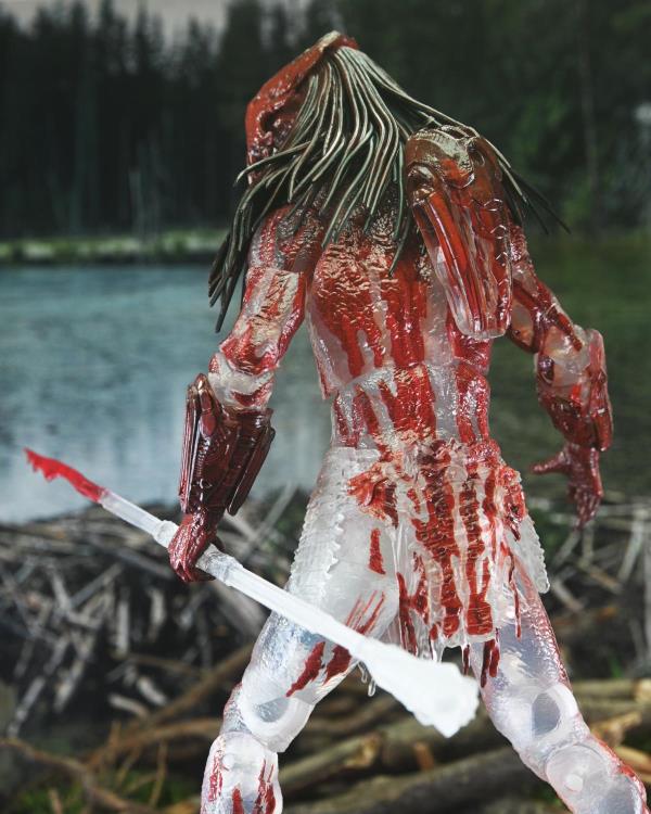 Prey Ultimate Feral Predator (Bear Blood) Action Figure Gallery Image 6