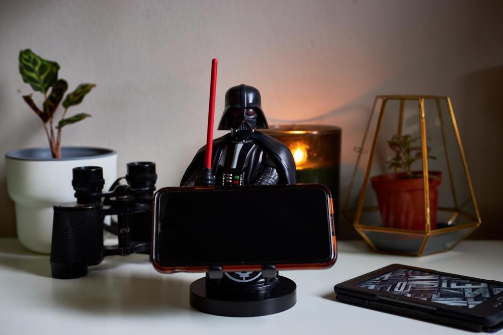 Star Wars: A New Hope Cable Guys Darth Vader Phone & Controller Holder Gallery Image 4