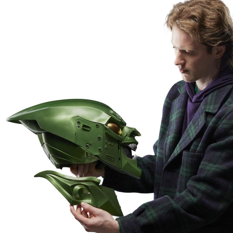 Spider-Man: No Way Home Marvel Legends Green Goblin 1:1 Scale Wearable Helmet Gallery Image 14