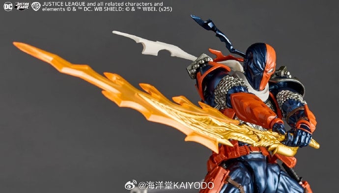 DC Comics Amazing Yamaguchi Revoltech NR059 Deathstroke (Ver. 1.5) Action Figure Gallery Image 6