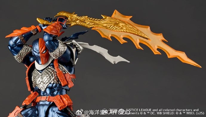 DC Comics Amazing Yamaguchi Revoltech NR059 Deathstroke (Ver. 1.5