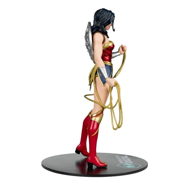 DC Comics Wonder Woman (Jim Lee) 1/6 Scale Figure (With Digital Code) Gallery Image 6