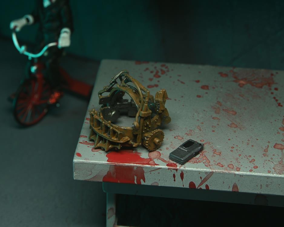 Saw Ultimate Jigsaw Killer (Red Robe) Action Figure Gallery Image 8
