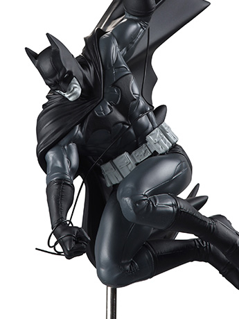 Batman Black & White Batman 1/10 Scale Limited Edition Statue (InHyuk Lee) Gallery Image 2