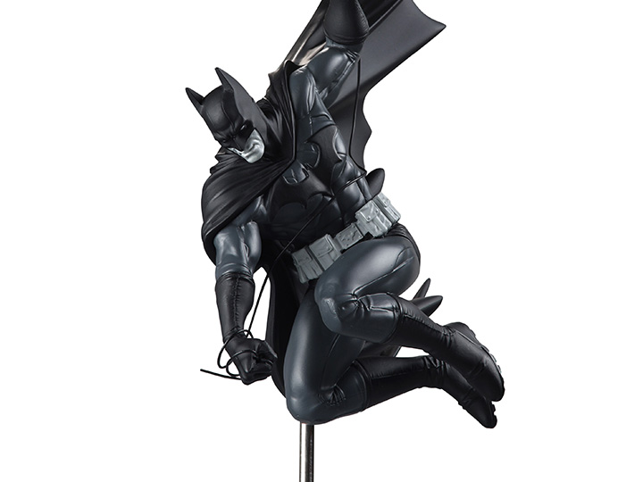 Batman Black & White Batman 1/10 Scale Limited Edition Statue (InHyuk Lee) Gallery Image 1