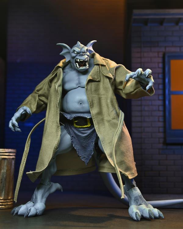 Disney's Gargoyles Ultimate Detective Broadway "Silver Falcon" (With Closed Wings) Action Figure Gallery Image 9