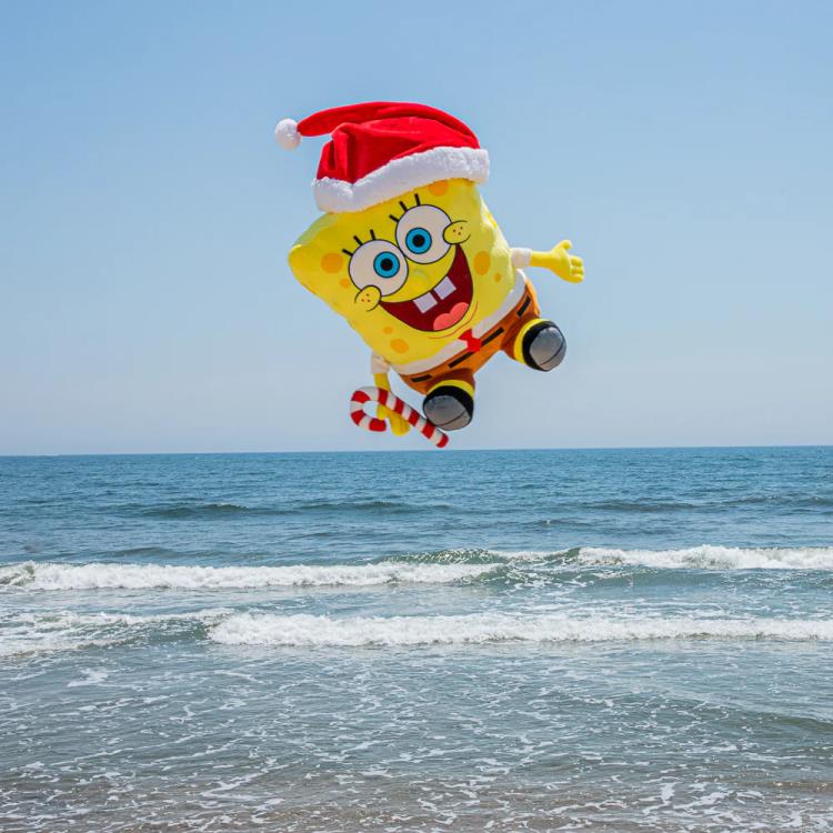 SpongeBob SquarePants HugMe Santa SpongeBob 16" Shake Action Plush Gallery Image 12