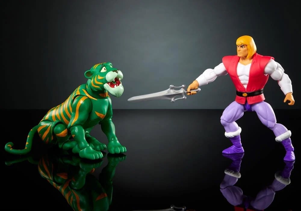 Masters of the Universe: Origins Prince Adam & Cringer (Cartoon Collection) Two-Pack (Multi-Language Packaging) Gallery Image 5