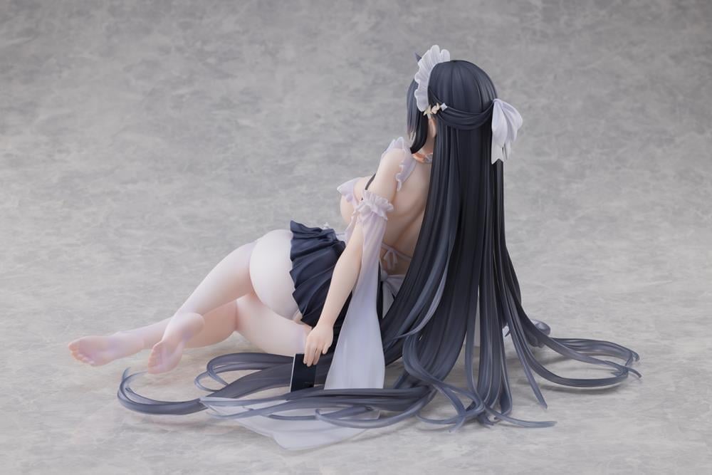 Azur Lane Indomitable (Kedarui Maid Ver.) 1/4 Scale Figure Gallery Image 13