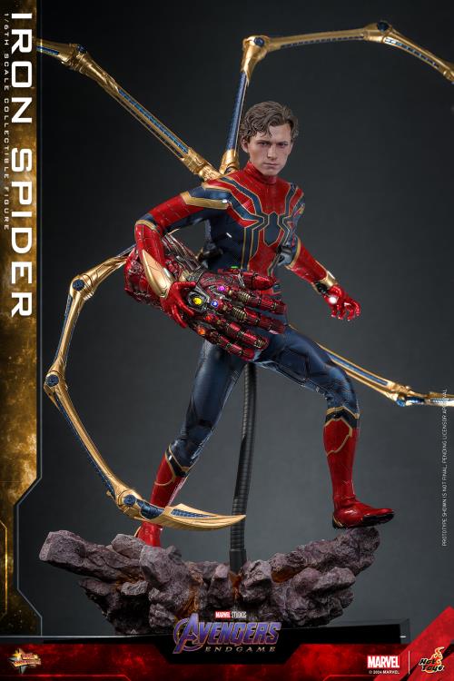 Avengers: Endgame MMS761 Iron Spider 1/6th Scale Collectible Figure Gallery Image 4