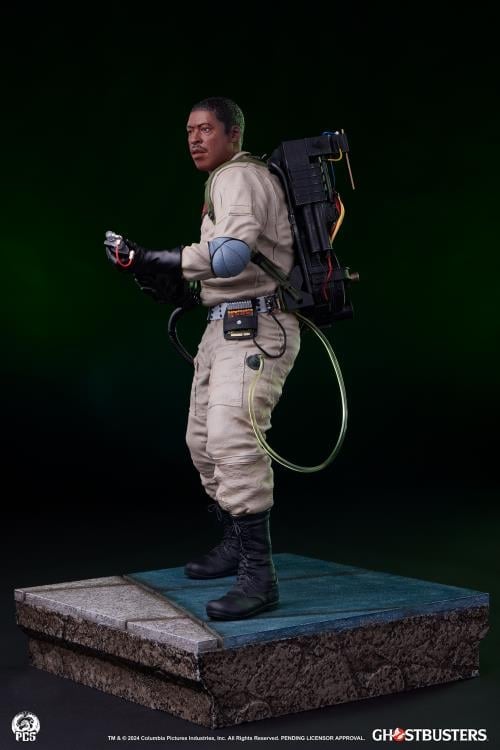 Ghostbusters Premier Series Winston 1/4 Scale Statue Gallery Image 11
