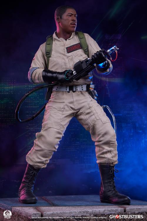 Ghostbusters Premier Series Winston 1/4 Scale Statue Gallery Image 6