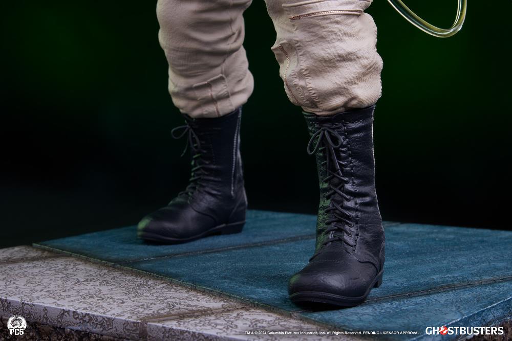 Ghostbusters Premier Series Winston 1/4 Scale Statue Gallery Image 27