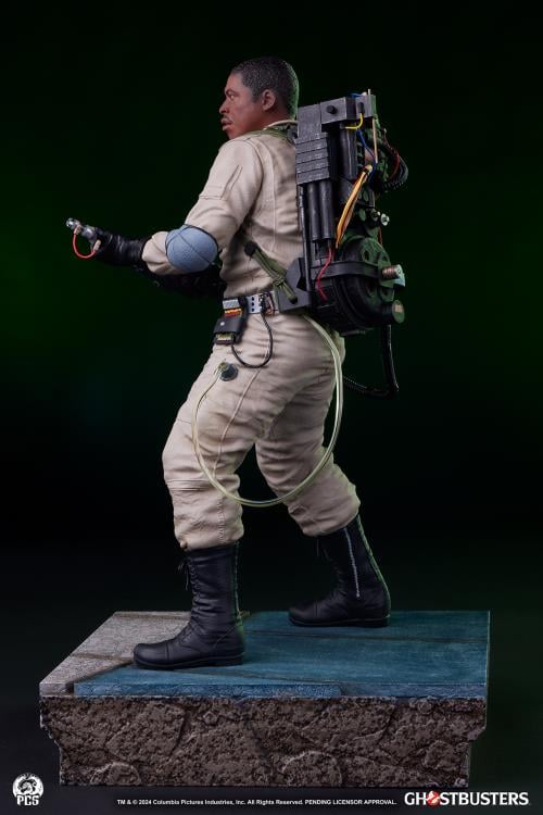 Ghostbusters Premier Series Winston 1/4 Scale Statue Gallery Image 12