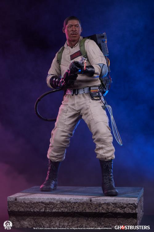 Ghostbusters Premier Series Winston 1/4 Scale Statue Gallery Image 3