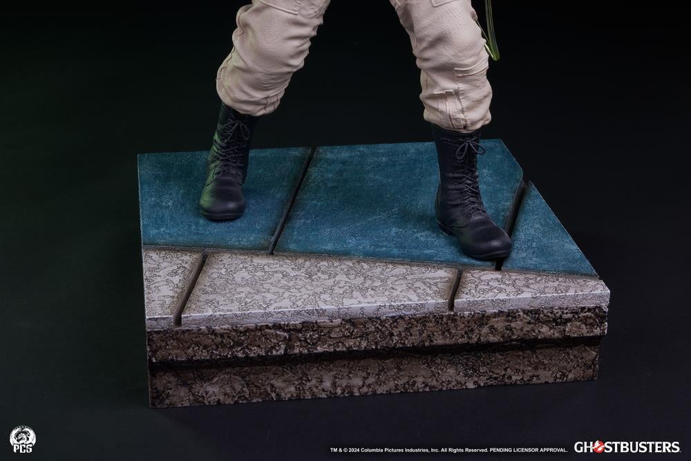 Ghostbusters Premier Series Winston 1/4 Scale Statue Gallery Image 26
