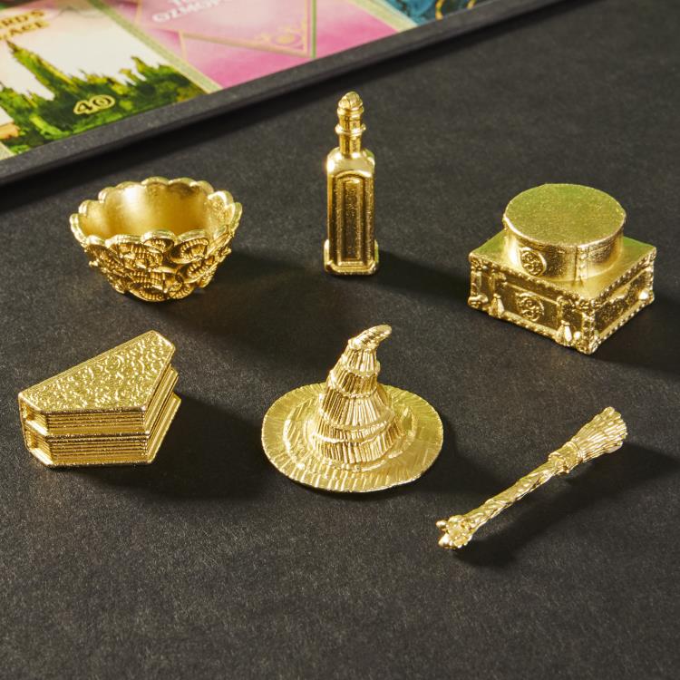 Monopoly: Wicked Movie Edition Gallery Image 10