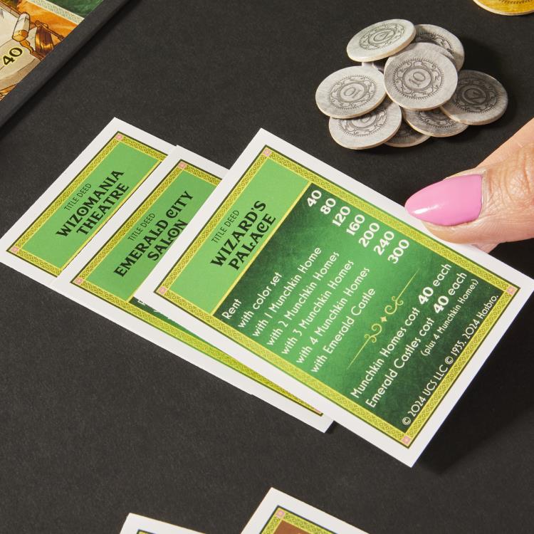 Monopoly: Wicked Movie Edition Gallery Image 9