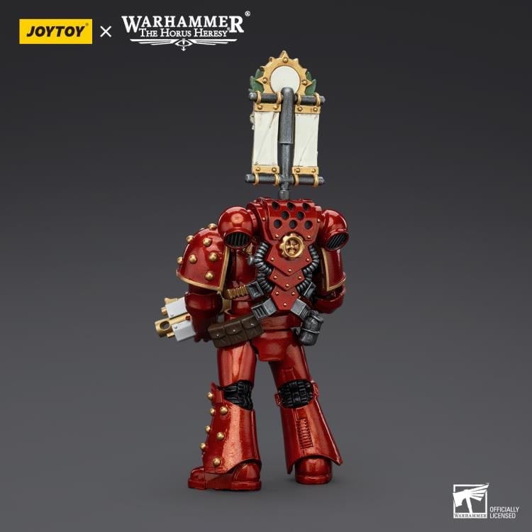 Warhammer: The Horus Heresy Thousand Sons Legion MK IV Tactical Squad Legionary with Legion Vexilla 1/18 Scale Action Figure Gallery Image 7