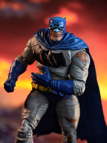 Batman: The Dark Knight Returns DC Multiverse Collector Edition Batman (Battle Damage Blue) Action Figure Gallery Image 2