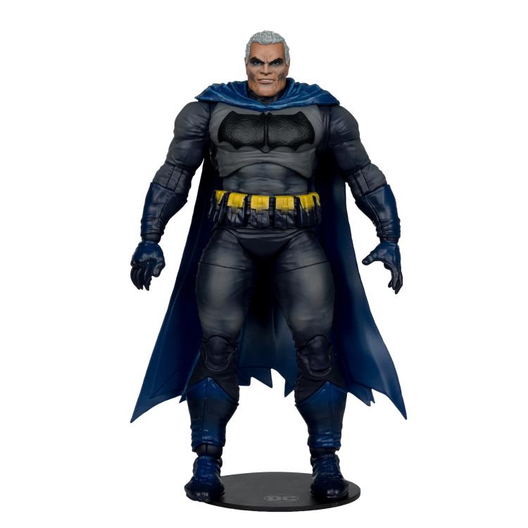 Batman: The Dark Knight Returns DC Multiverse Collector Edition Batman (Battle Damage) Platinum (Chase) Action Figure Gallery Image 5