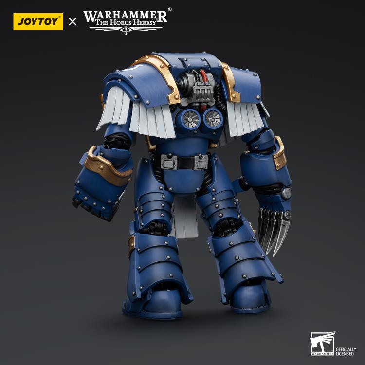 Warhammer: The Horus Heresy Ultramarines Cataphractii Terminator Squad Terminator with Lightning Claws 1/18 Scale Action Figure Gallery Image 5
