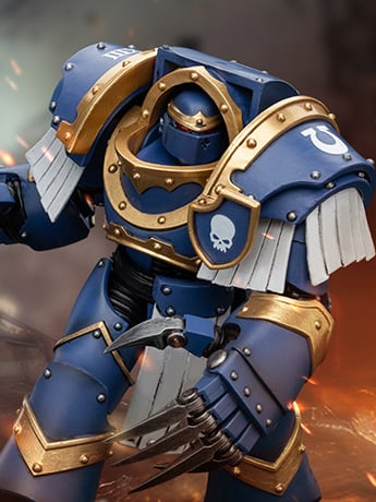 Warhammer: The Horus Heresy Ultramarines Cataphractii Terminator Squad Terminator with Lightning Claws 1/18 Scale Action Figure Gallery Image 2
