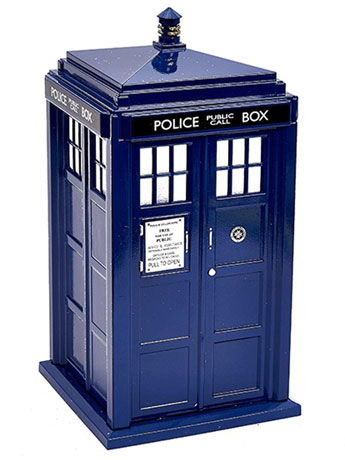 Doctor Who TARDIS Light-Up Holiday Tree Topper Exclusive Gallery Image 2