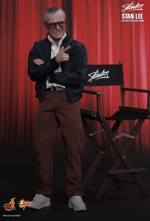 Stan Lee MMS327 Stan Lee 1/6th Scale Collectible Figure Gallery Image 10