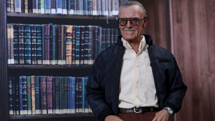 Stan Lee MMS327 Stan Lee 1/6th Scale Collectible Figure Gallery Image 3