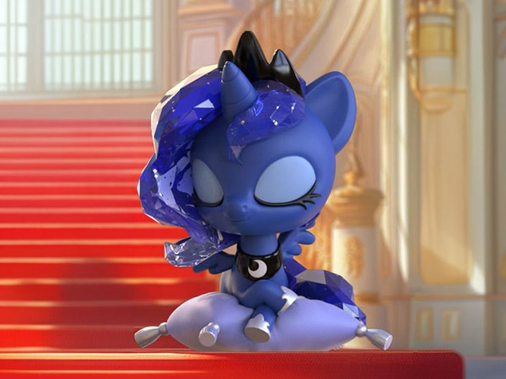 My Little Pony Kwistal Fwenz Princess Luna (Memories Edition) Gallery Image 1