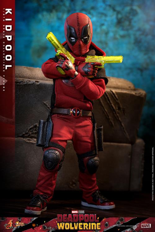 Deadpool & Wolverine MMS763 Kidpool 1/6th Scale Collectible Figure Gallery Image 7