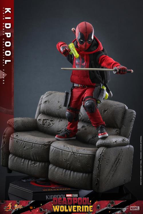 Deadpool & Wolverine MMS763 Kidpool 1/6th Scale Collectible Figure Gallery Image 5