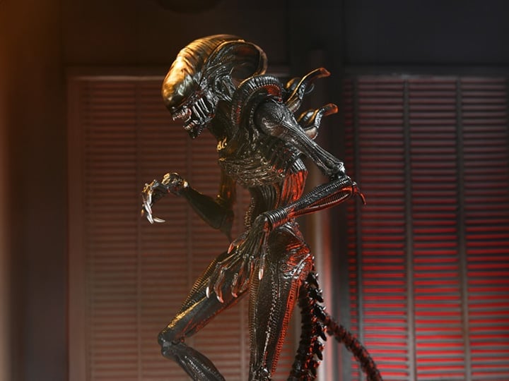 Alien: Romulus Ultimate Scorched Alien Xenomorph