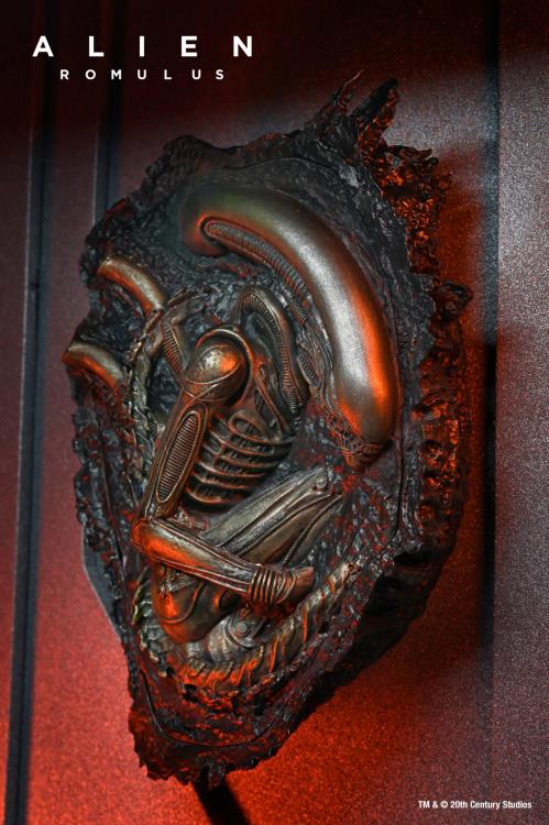 Alien: Romulus Ultimate Accessory Set Gallery Image 5